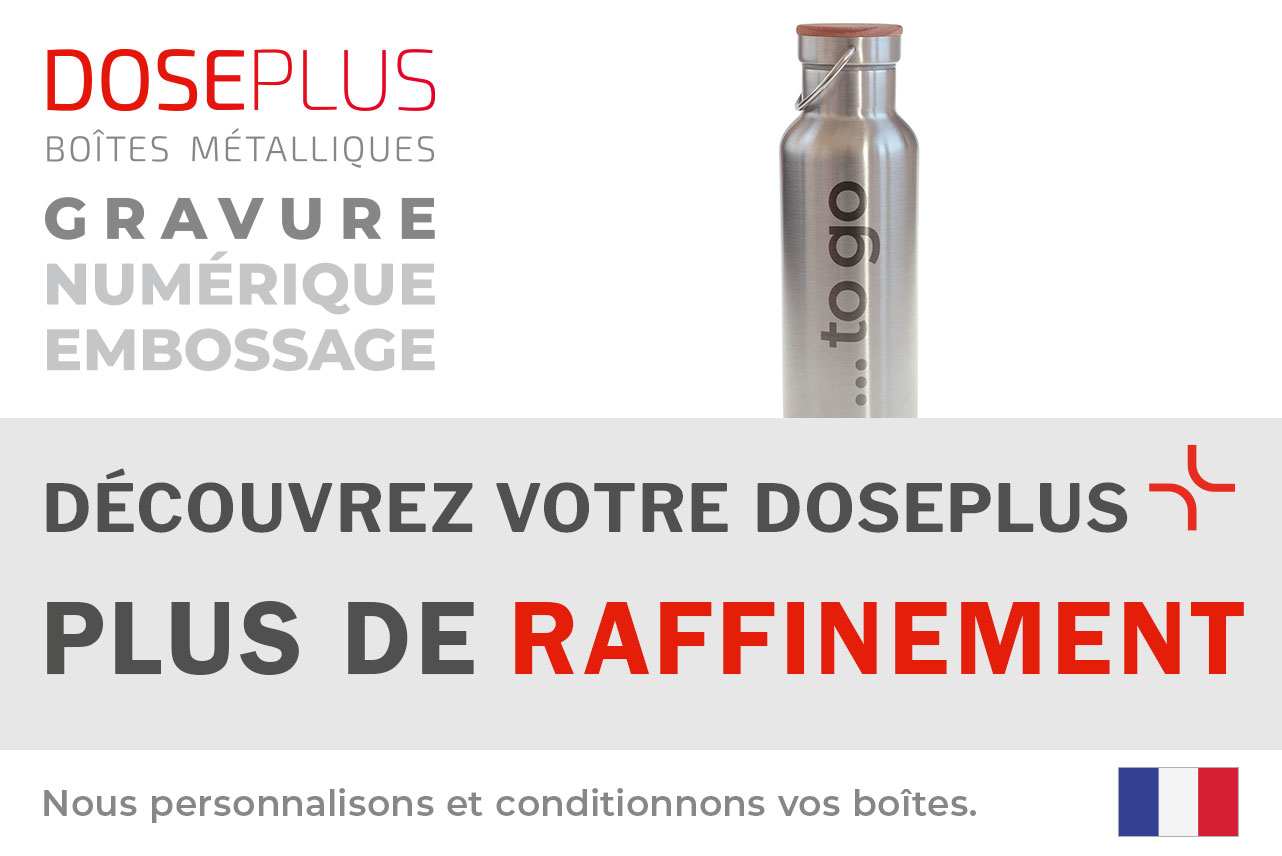 Gourde en acier inoxydable TFL 030 avec couvercle en hêtre – Bannière : « Découvrez votre Doseplus – Plus de Raffinement ». Bouteille personnalisable pour impression, gravure et embossage.