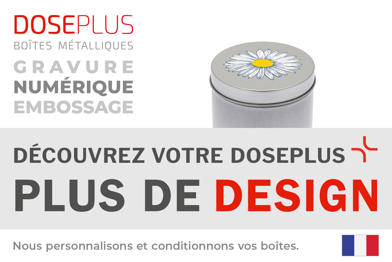 Boîte métallique ronde argentée Doseplus avec impression colorée d'une marguerite blanche sur le couvercle. Texte : « Emballages métalliques – gaufrage, gravure laser, impression – Découvrez votre Doseplus, plus de design ».