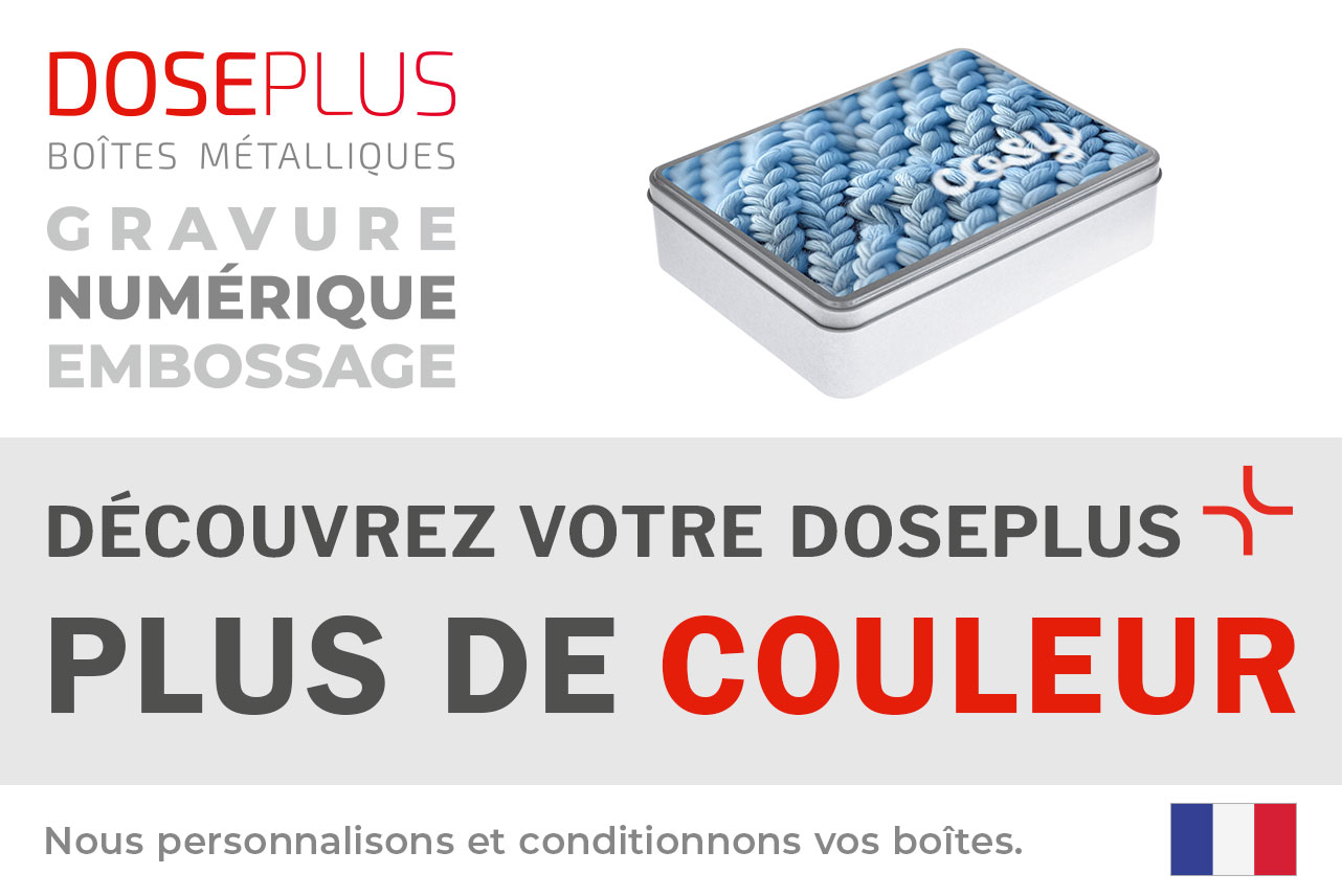 Boîte métallique Doseplus rectangulaire – texte du bandeau : Découvrez votre Doseplus, plus de couleur. Boîte personnalisée avec impression, gravure et gaufrage colorés.