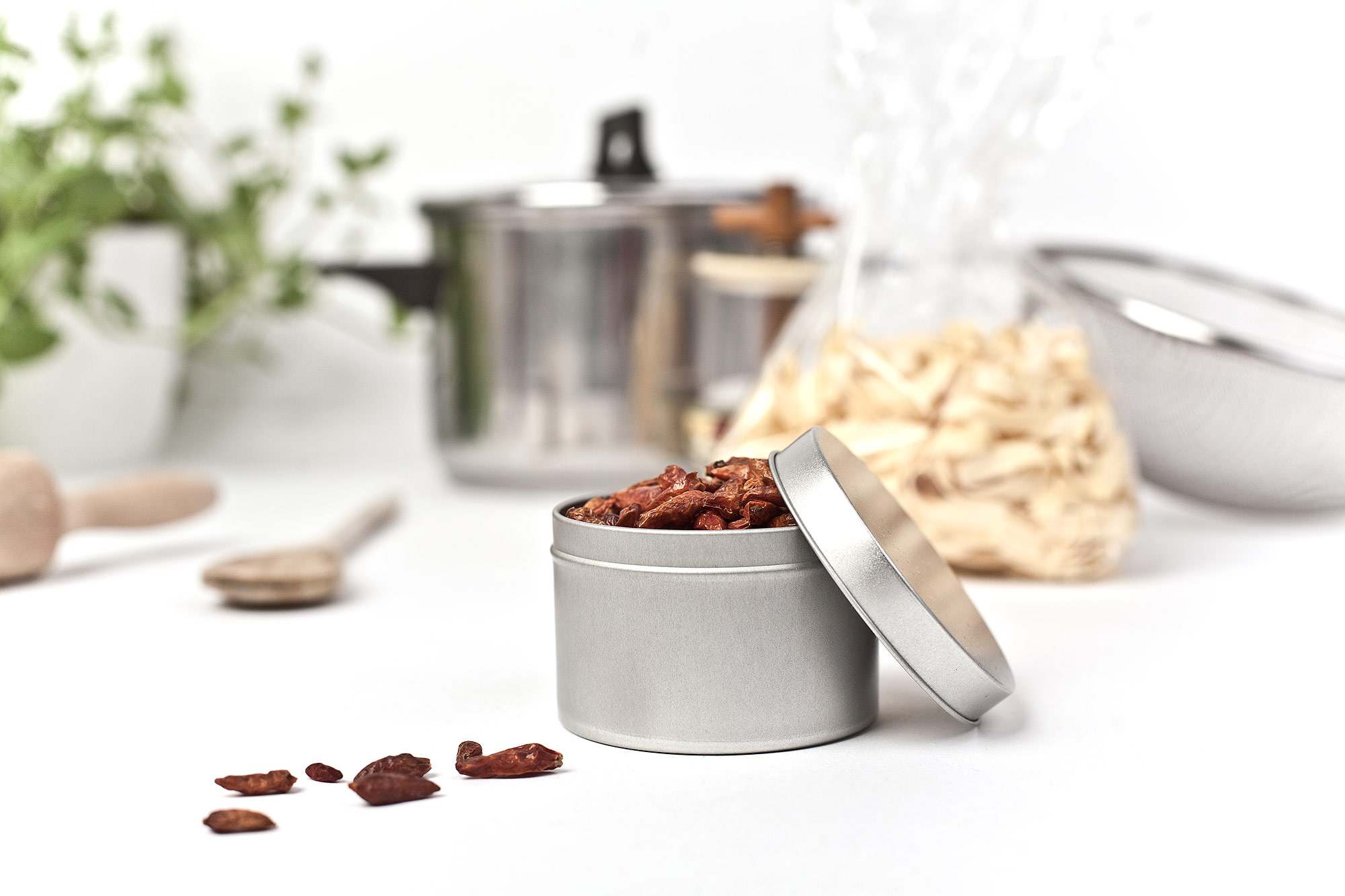 Boite ronde metallique avec couvercle cloche