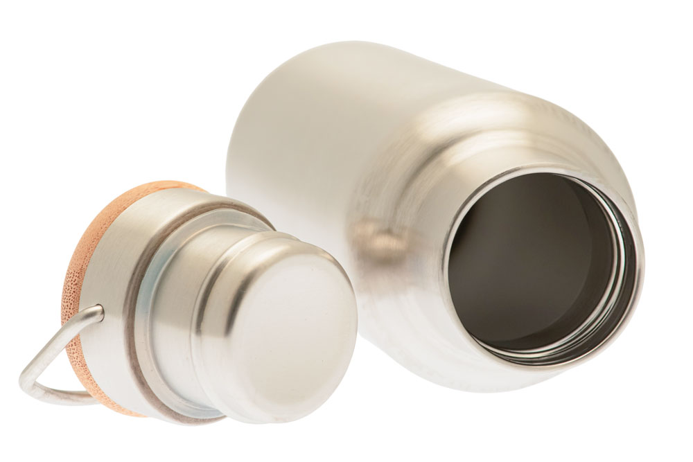 Bouteille en inox avec bouchon en bambou